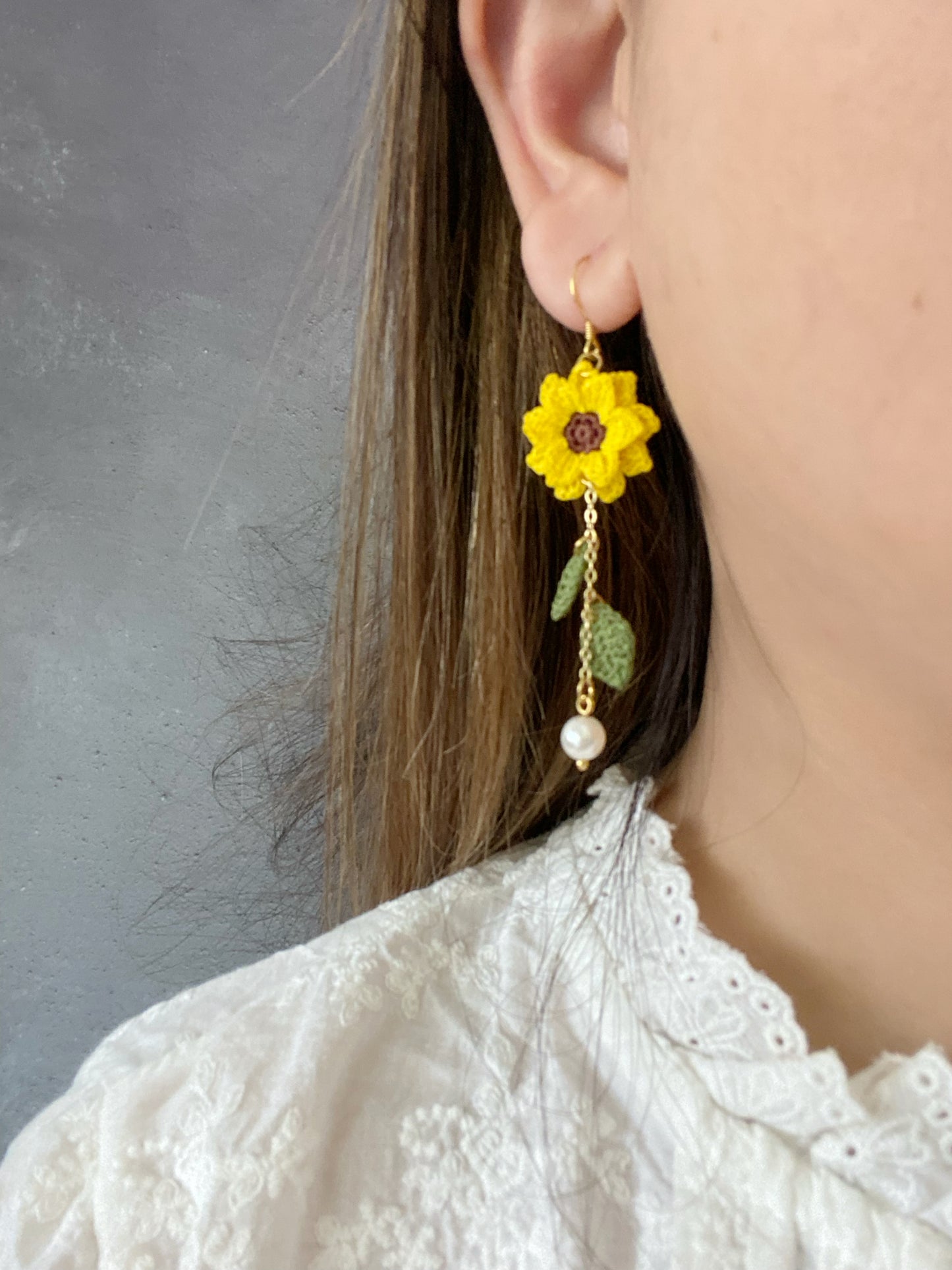 Load image into Gallery viewer, Sunflower micro crochet earrings
